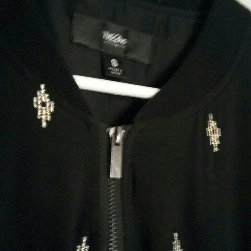 🆕🌟Silver Threaded Bomber Jacket 🌟 - Picture 5 of 8